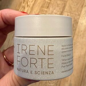 IRENE FORTE RIGENERANTE
HIBISCUS NIGHT CREAM
With Myoxinol™